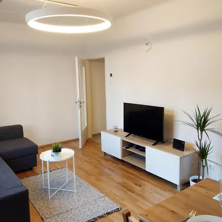 Helle Und Gemuetliche In Zentraler Lage Apartment *