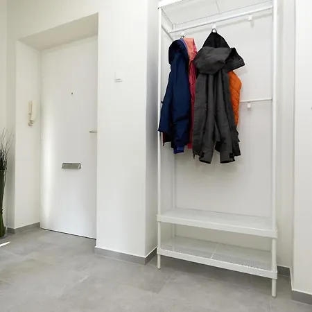 Apartment Helle Und Gemuetliche In Zentraler Lage *