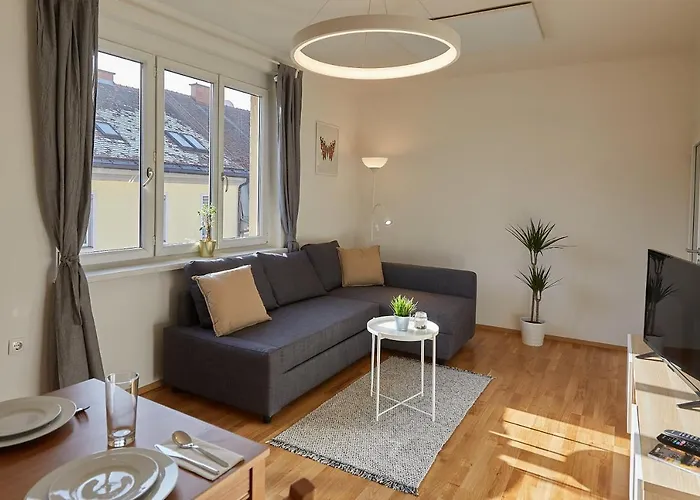 Helle Und Gemuetliche In Zentraler Lage